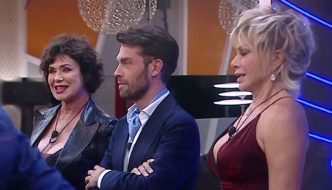 Gf Vip Corinne Clery Carmen Russo E Raffaello Tonon In Casa L Accoglienza Degli Altri