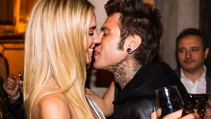 Gossip, Fedez e Chiara Ferragni: il primo anniversario a Parigi, dediche e la dolce attesa preview