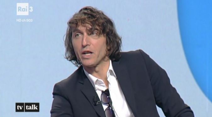 Tv Talk, puntata 21 ottobre: Giuseppe Cruciani e il dibattito sull’uso delle armi per autodifesa preview