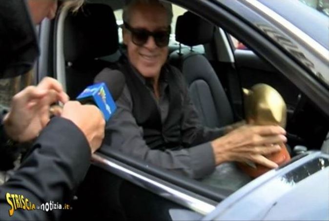 Striscia la Notizia, Tapiro d’Oro a Claudio Baglioni in via “preventiva”: ecco perché article-post