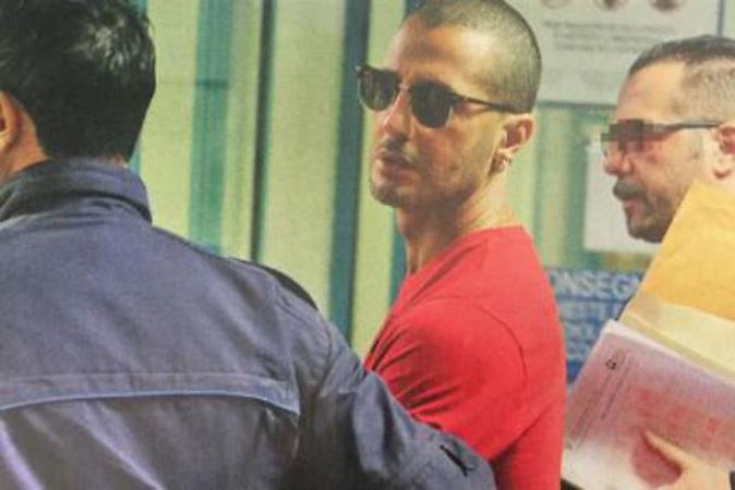 Fabrizio Corona è uscito dal carcere: l’ex re dei paparazzi torna in una comunità terapeutica article-post