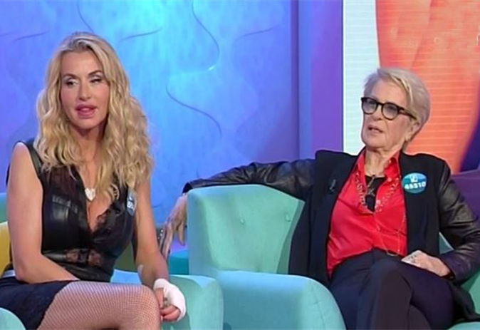 Valeria Marini al Grande Fratello Vip dopo l’incendio in casa e la forte paura: “Mi è andata bene…” article-post