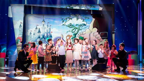 Zecchino d’Oro 2017, seconda puntata 25 novembre 2017: Cristina D’Avena, Regal Academy, Topo Gigio tra gli ospiti preview