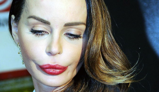 Nina Moric: ‘Mio figlio Carlos ha gravi problemi di salute!’, poi si scaglia contro la madre di Corona article-post