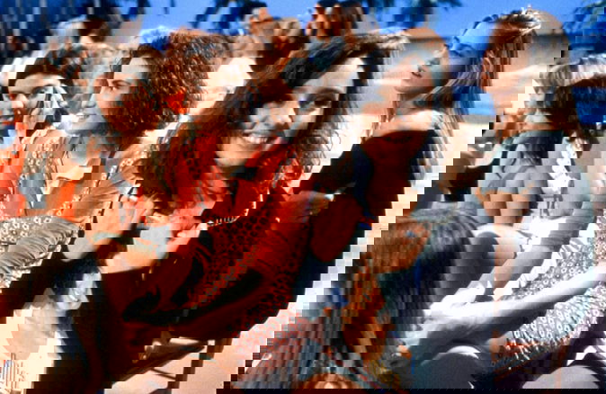 Capodanno in TV, Non è la Rai su Mediaset Extra: la maratona con Ambra Angiolini e company preview