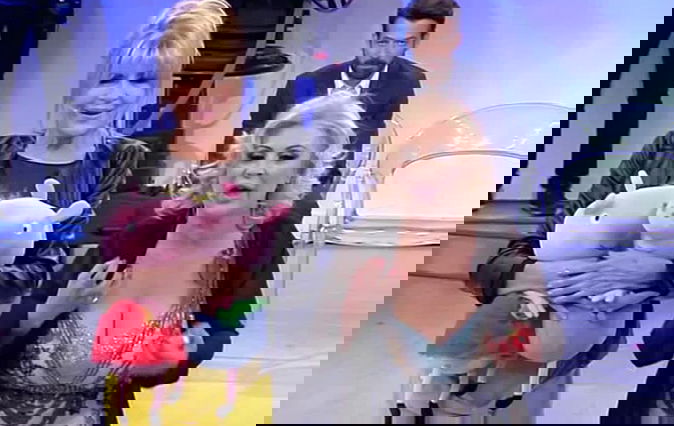 Tina contro Gemma, Uomini e Donne Over: ‘Le regalerò un gigolo così calma i bollenti spiriti!’ preview