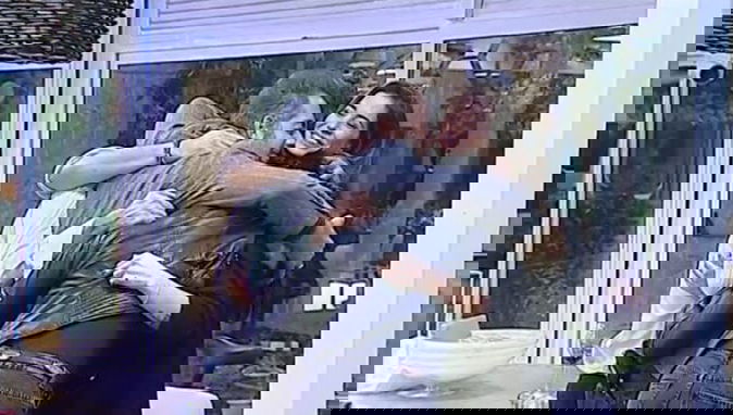 GF Vip 2, ultima cena e le lacrime di Raffaello Tonon: ‘Luca ha riempito tanti buchi, sa quando sto bene!’ preview