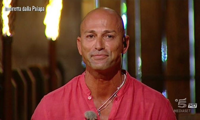 Isola dei Famosi 2018, Stefano Bettarini e Michela Coppa nuovi naufraghi? Salta tutto, ecco perché preview