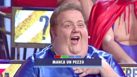 Francesco Nozzolino aggredito a Sarno: insulti omofobi per la star di “Avanti un altro” (Video) preview