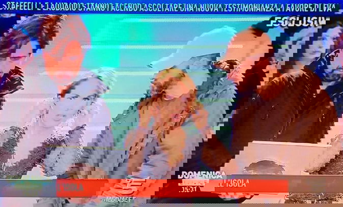 Domenica Live, audio shock sul canna-gate dell’Isola, la d’Urso: “Fatelo ascoltare alla Marcuzzi!” preview