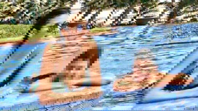 Gossip News, Elisabetta Gregoraci vola a Dubai con Nathan Falco: curve mozzafiato e scatti ironici preview