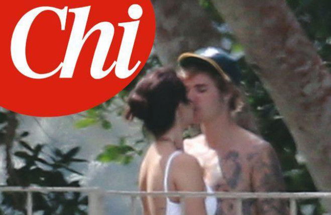Gossip News, Justin Bieber e Selena Gomez: il bacio ufficializza la coppia di nuovo insieme, fan in delirio preview