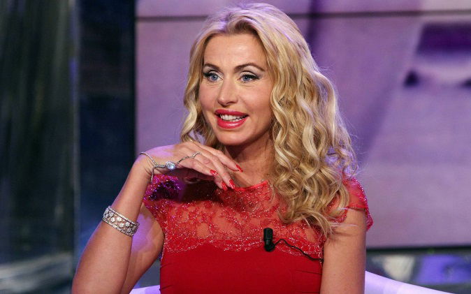 Gossip news, Valeria Marini e la depressione: “Sto uscendo da un periodo tormentato, voglio un figlio e lo avrò!” preview