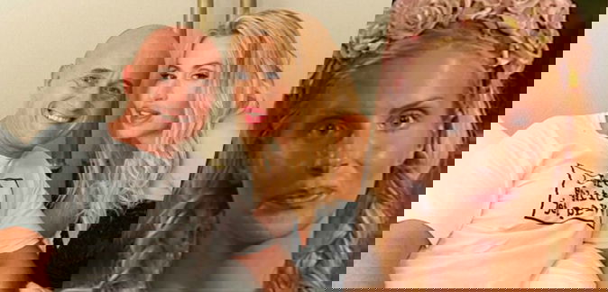 Isola dei Famosi, Alfonso Signorini sbugiarda Valeria Marini: “Ecco cosa è successo con Francesca Cipriani!” preview