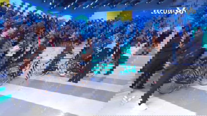 I postini di C’è posta per te: “La nostra vita non è facile…”, poi Silvia Toffanin diventa una di loro preview