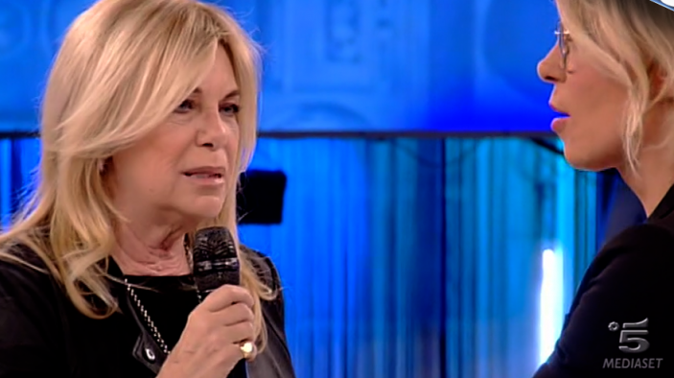 Rita Dalla Chiesa ad Amici 17, il ricordo di Fabrizio Frizzi commuove tutti: “Ufficiale e gentiluomo!” preview