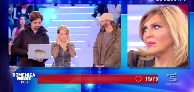 Isola dei Famosi, choc: svelato il secondo audio di Striscia fatto ascoltare a Barbara d’Urso sul canna-gate preview
