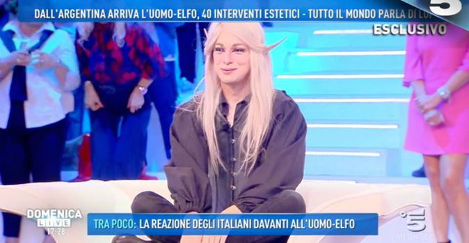 Elfo Umano a Domenica Live, Luis Padron racconta la sua trasformazione a Barbara d’Urso preview