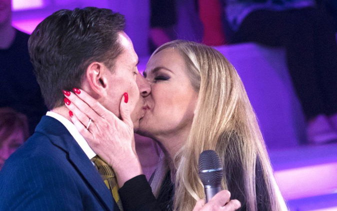 Federica Panicucci a Verissimo, dal compagno Marco Bacini alla morte del padre: “Non la supererò mai…” preview