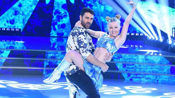 Francisco Porcella, Ballando con le stelle 13: “Potrò ballare sabato?”, incidente per il sexy surfista article-post