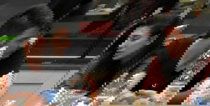 Grande Fratello 15, Patrizia shock: “Mio padre mi odia!”, Luigi Favoloso la consola preview