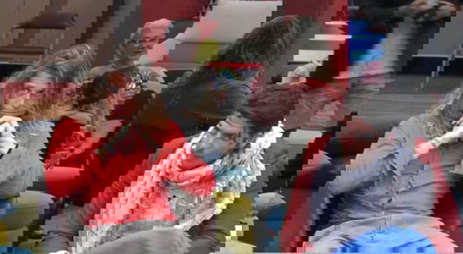 Grande Fratello 15, processo ad Alberto: accusato di tradimento da parte del gruppo per stare con Aida Nizar preview