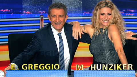 Striscia la Notizia, al via da oggi la 32esima edizione: Ezio Greggio e Michelle Hunziker, veline e inviati preview