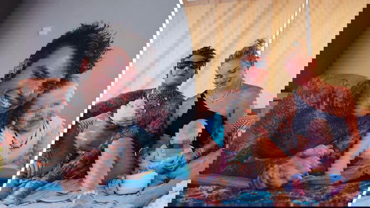 Fedez scrive una canzone per Leone: la reazione del figlio e di Chiara Ferragni al primo ascolto preview