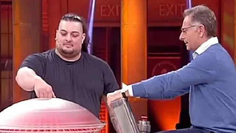 Avanti un Altro, lutto per Paolo Bonolis: è morto il valletto Michele Volpi article-post