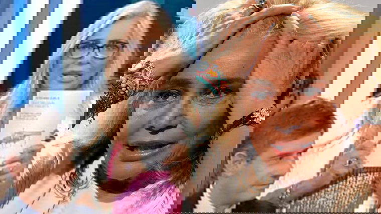 Mara Venier a Domenica In, saluta Pallante e la politica chiede provvedimenti: “Sono dispiaciutissima!” preview