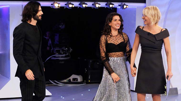 Ascolti Tv, 26 gennaio 2019: C’è posta per te ancora boom con 5,4 mln, Ora o mai più cala a 3 mln preview