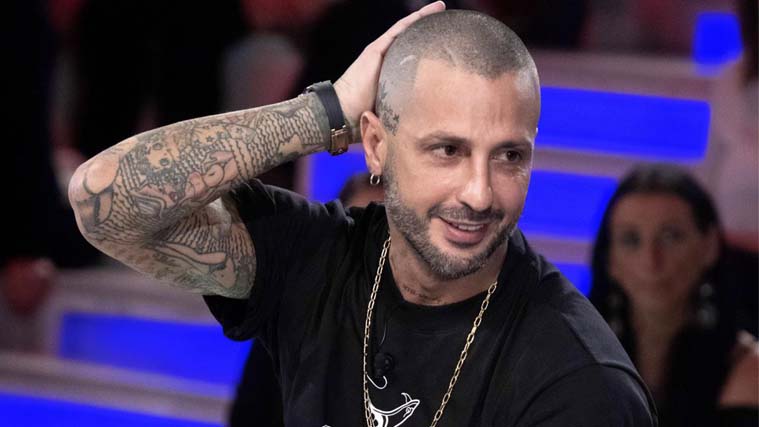 Fabrizio Corona a Verissimo: “Ho scritto il mio testamento: a Carlos Maria i soldi, a Belen Rodriguez il mio cuore” preview