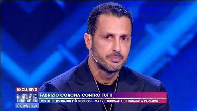 Live – Non è la d’Urso, Fabrizio Corona chiede scusa a Barbara, corteggiamento e promesse – VIDEO preview