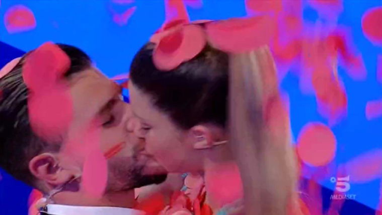 Uomini e Donne, la scelta di Andrea Zelletta è Natalia Paragoni (VIDEO) preview