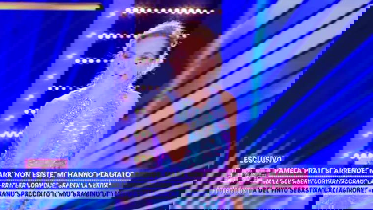 Barbara d’Urso asfalta Pamela Prati: “Ma che ne sai di quanto è bello essere mamma?!” – VIDEO preview