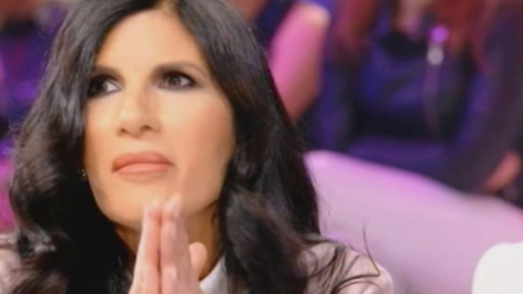 Pamela Prati piange: “Mark Caltagirone non esiste!”, verità a Verissimo article-post