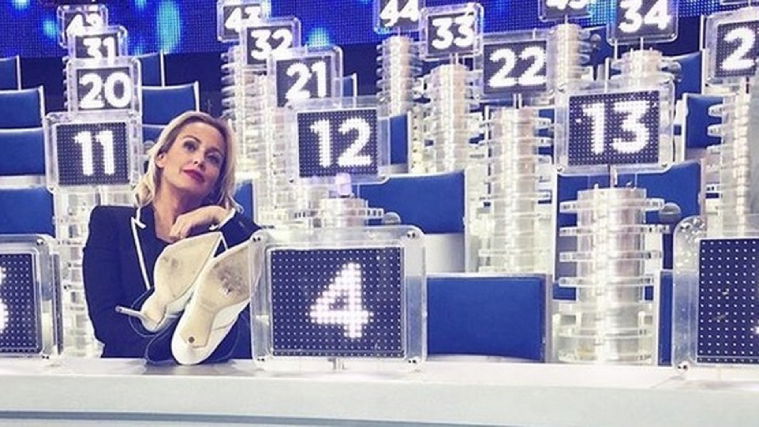 Sonia Bruganelli, moglie di Bonolis in quarantena: “Non so come avrei fatto senza Paolo” article-post