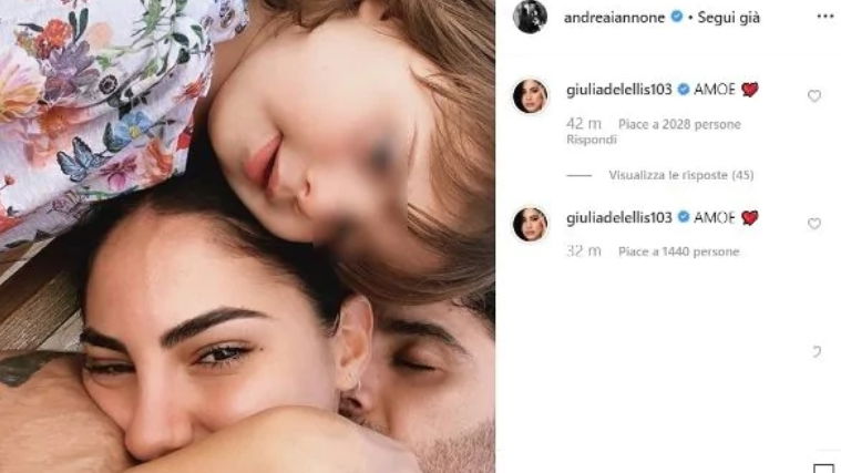 Giulia De Lellis e Andrea Iannone: prima foto ufficiale, il commento “Amore!” preview
