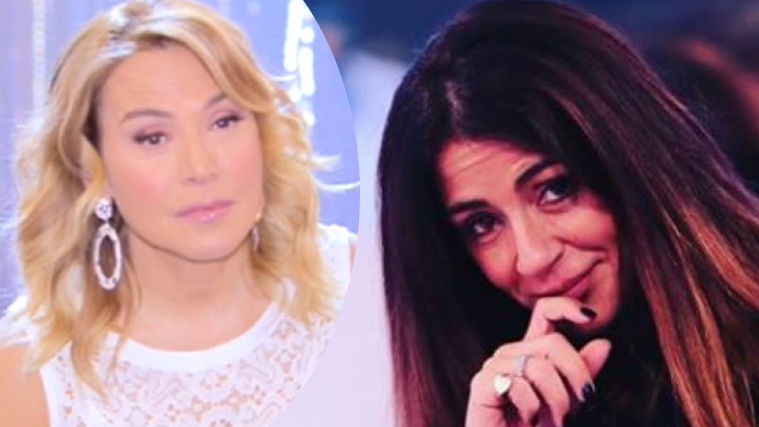 Barbara d'Urso e Raffaella Mennoia: aria di crisi tra Carmelita e lo staff di Barbara d'Urso? Ecco la frecciatina bomba