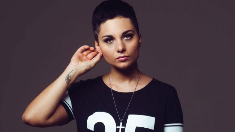 Giordana Angi: “Episodio molto pesante…”, mamma Sophie parla del rapporto col padre preview