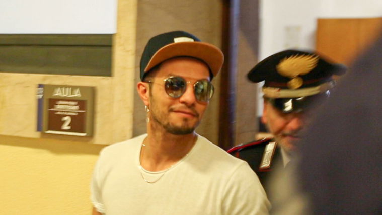 Marco Carta resta indagato per furto aggravato: personale della Rinascente contro di lui article-post