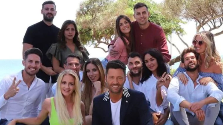 Temptation Island 2019: il promo ufficiale conferma la data di partenza il 24 giugno, ecco la foto delle coppie con Filippo Bisciglia