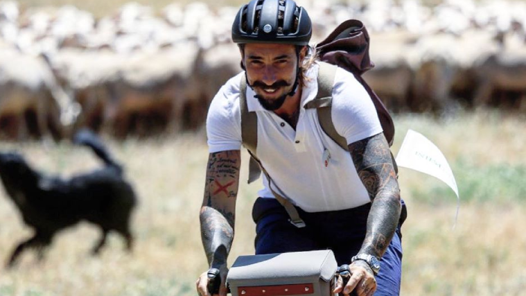 Lutto per Vittorio Brumotti: è morto Chupa, il suo cagnolino da 13 anni, il messaggio preview