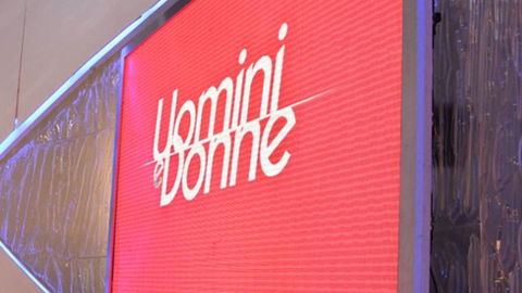 Anticipazioni Uomini e Donne: corteggiatore abbandona.. preview