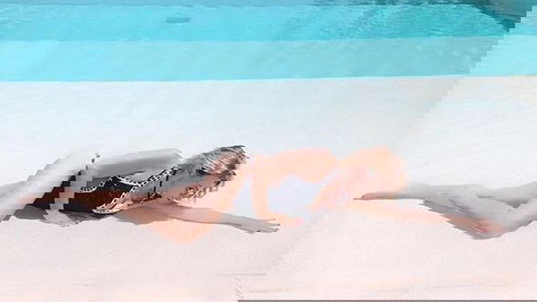 Barbara d’Urso, corpo da urlo a 62 anni: scatenata in vacanza prima del ritorno in Tv preview