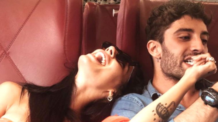 Giulia De Lellis e Andrea Iannone: bacio mozzafiato per il compleanno del pilota di MotoGP preview