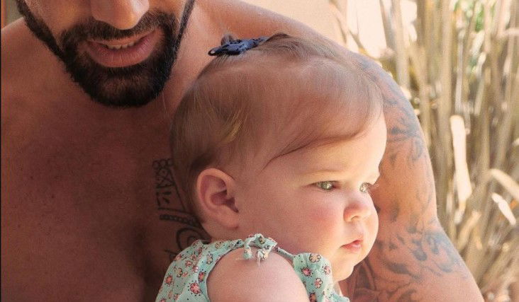 Ricky Martin presenta la figlia