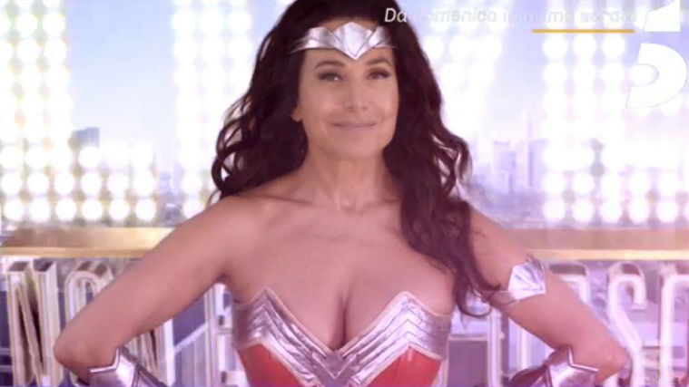 Live Non è la d’Urso, anticipazioni: Mickey Rourke, Eliana Michelazzo e Donna Pamela ospiti preview