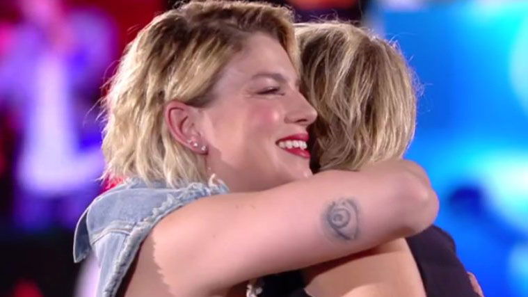 Emma Marrone, la bellissima lettera di Maria De Filippi: “Non avere mai paura di nulla!” preview