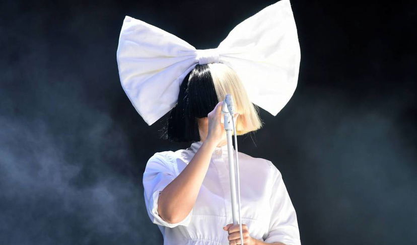 Sia mamma single: “Ho adottato due ragazzi, avevano 18 anni: li amo!” preview